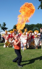 spectacle de rue cracheur de feu